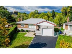 62 Gottscheer Court  Kitchener, ON N2M 3L4