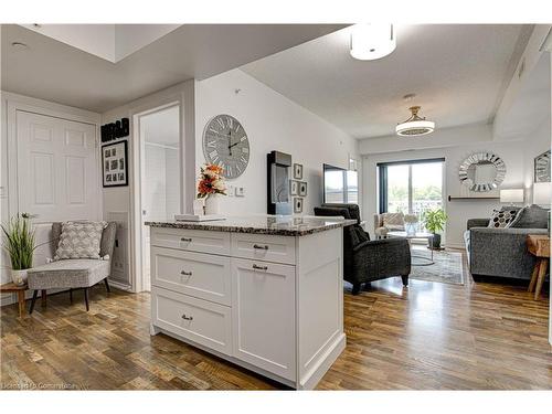 312-155 Water Street S, Cambridge, ON - Indoor Photo Showing Living Room