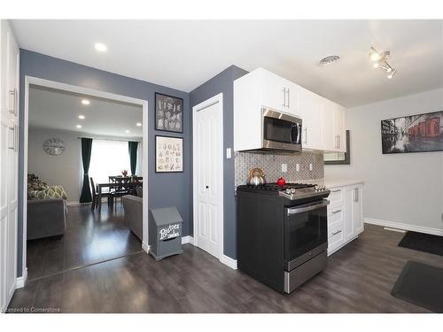 106 Keats Drive, Woodstock, ON - Indoor Photo Showing Kitchen