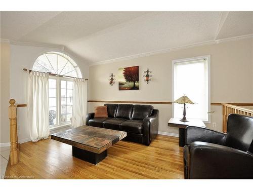 255 Green Vista Drive, Cambridge, ON - Indoor Photo Showing Living Room