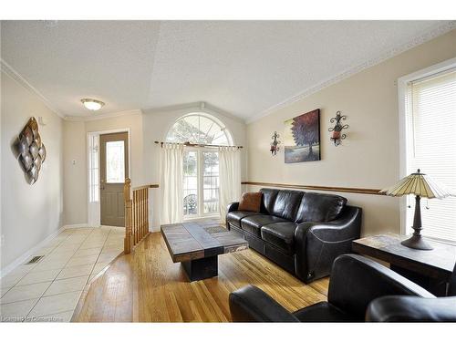 255 Green Vista Drive, Cambridge, ON - Indoor Photo Showing Living Room