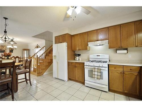 255 Green Vista Drive, Cambridge, ON - Indoor Photo Showing Kitchen