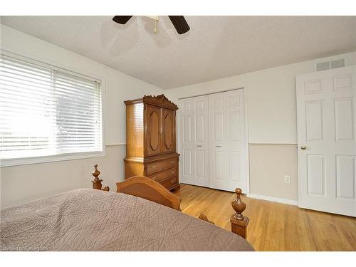 255 Green Vista Drive, Cambridge, ON - Indoor Photo Showing Bedroom