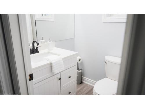 413 Lansdowne Avenue, Woodstock, ON - Indoor Photo Showing Bathroom