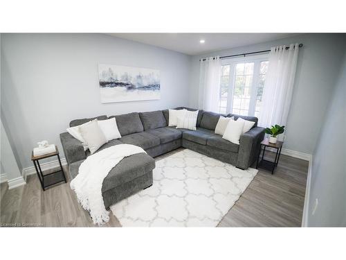 413 Lansdowne Avenue, Woodstock, ON - Indoor Photo Showing Living Room