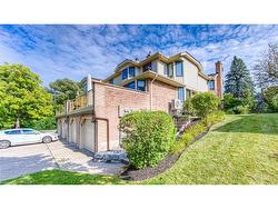 2-410 Craigleith Drive  Waterloo, ON N2L 5T2