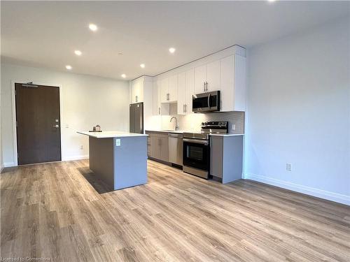 205-525 New Dundee Road, Kitchener, ON - Indoor Photo Showing Kitchen With Stainless Steel Kitchen