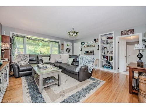 536 Crescent Road, Fort Erie, ON - Indoor Photo Showing Living Room