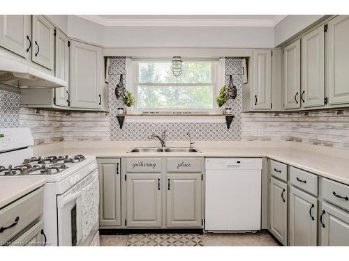 536 Crescent Road, Fort Erie, ON - Indoor Photo Showing Kitchen With Double Sink