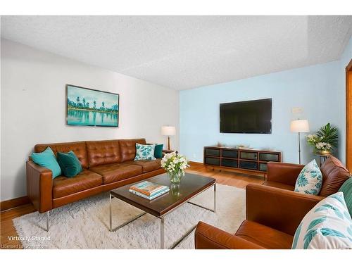 41 Lauris Avenue, Cambridge, ON - Indoor Photo Showing Living Room