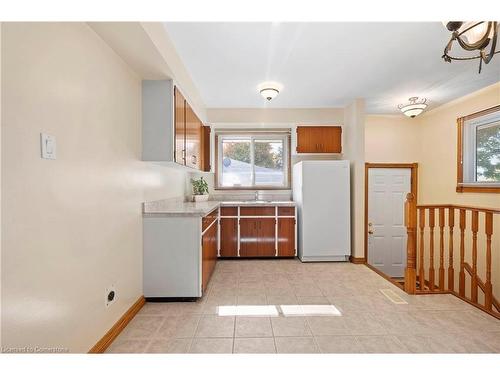 41 Lauris Avenue, Cambridge, ON - Indoor Photo Showing Kitchen