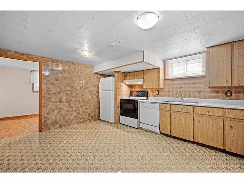 41 Lauris Avenue, Cambridge, ON - Indoor Photo Showing Kitchen