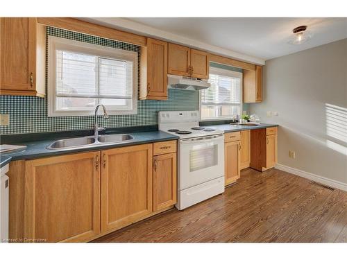 16 Edgemere Drive, Cambridge, ON - Indoor Photo Showing Kitchen With Double Sink