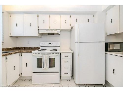 154 Sunset Court, Cambridge, ON - Indoor Photo Showing Kitchen