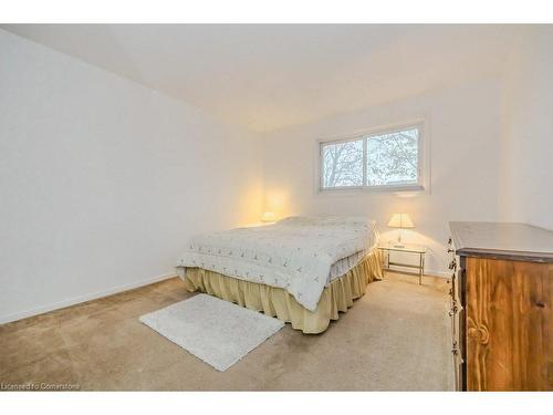 154 Sunset Court, Cambridge, ON - Indoor Photo Showing Bedroom