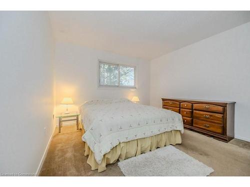 154 Sunset Court, Cambridge, ON - Indoor Photo Showing Bedroom