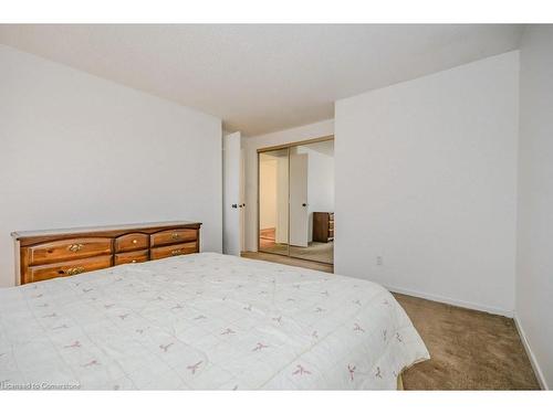 154 Sunset Court, Cambridge, ON - Indoor Photo Showing Bedroom