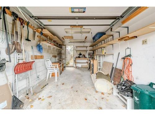 154 Sunset Court, Cambridge, ON - Indoor Photo Showing Garage