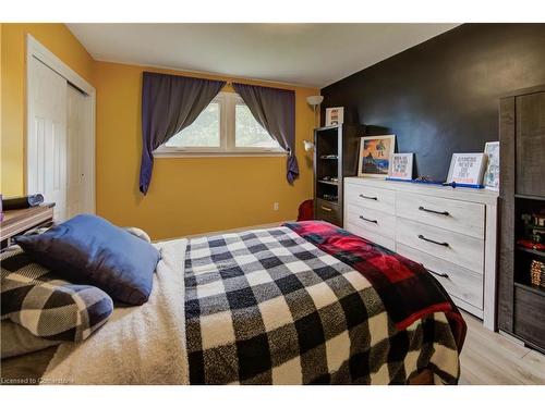 189 Union Street E, Waterloo, ON - Indoor Photo Showing Bedroom