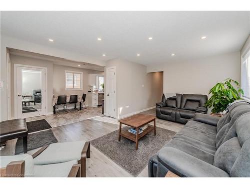 48 Summerhill Crescent, Kitchener, ON - Indoor Photo Showing Living Room