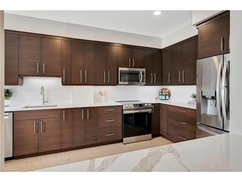 102-144 Park Street, Waterloo, ON - Indoor Photo Showing Kitchen With Stainless Steel Kitchen With Upgraded Kitchen