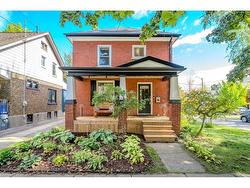 60 Simeon Street  Kitchener, ON N2H 1S3