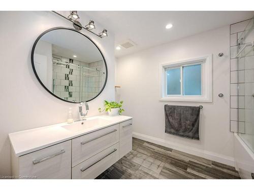 60 Simeon Street, Kitchener, ON - Indoor Photo Showing Bathroom