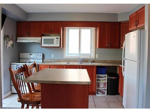 136 Haskell Road, Cambridge, ON - Indoor Photo Showing Kitchen With Double Sink