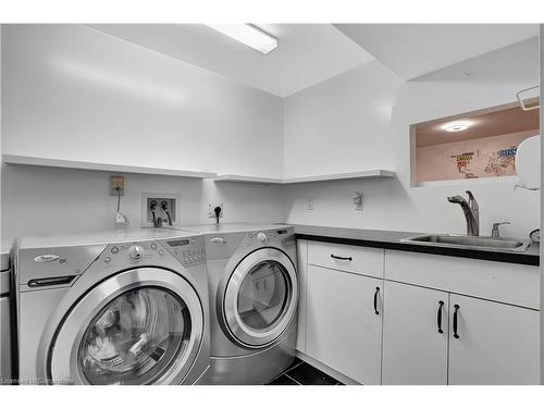 136 Haskell Road, Cambridge, ON - Indoor Photo Showing Laundry Room