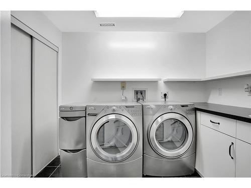 136 Haskell Road, Cambridge, ON - Indoor Photo Showing Laundry Room