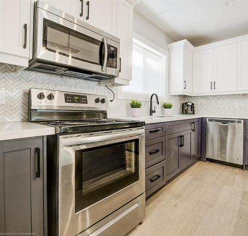 731 William Street, Cambridge, ON - Indoor Photo Showing Kitchen With Stainless Steel Kitchen With Upgraded Kitchen