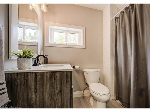 731 William Street, Cambridge, ON - Indoor Photo Showing Bathroom