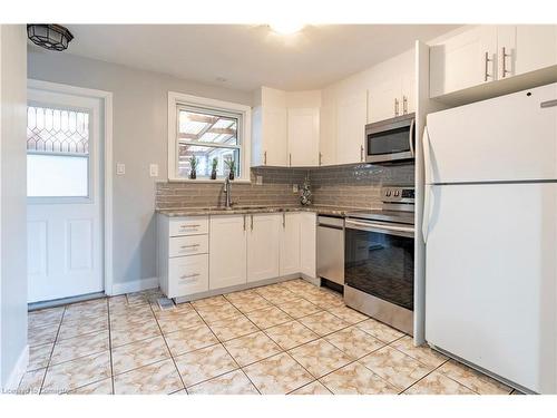 77 Bruce Street, Kitchener, ON - Indoor Photo Showing Kitchen