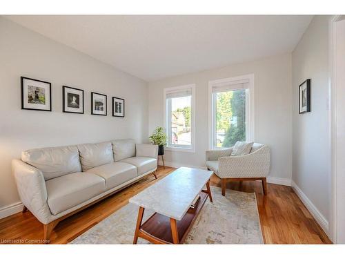 76 Drumlin Drive, Cambridge, ON - Indoor Photo Showing Living Room