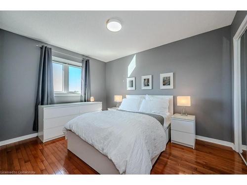 76 Drumlin Drive, Cambridge, ON - Indoor Photo Showing Bedroom