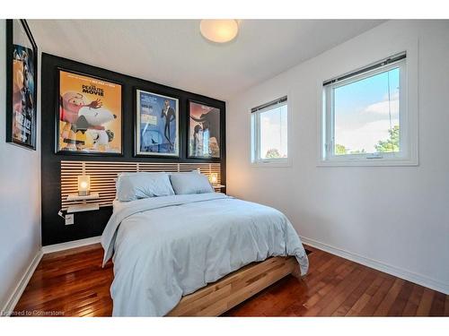 76 Drumlin Drive, Cambridge, ON - Indoor Photo Showing Bedroom