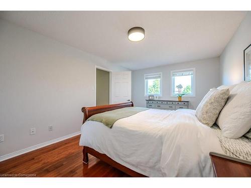 76 Drumlin Drive, Cambridge, ON - Indoor Photo Showing Bedroom