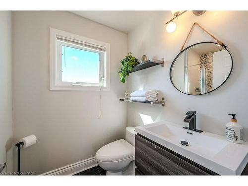 76 Drumlin Drive, Cambridge, ON - Indoor Photo Showing Bathroom