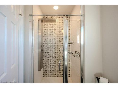 76 Drumlin Drive, Cambridge, ON - Indoor Photo Showing Bathroom