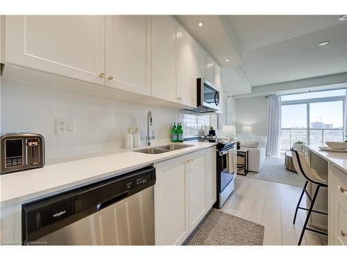 1007-55 Duke Street W, Kitchener, ON - Indoor Photo Showing Kitchen With Stainless Steel Kitchen With Double Sink