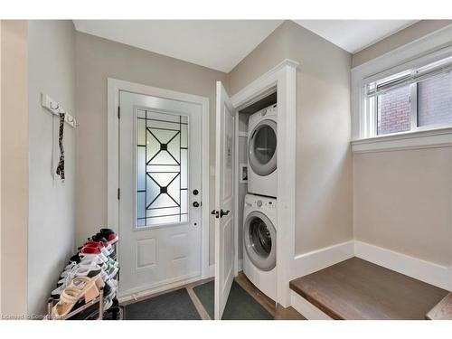 25 Major Street, Kitchener, ON - Indoor Photo Showing Laundry Room