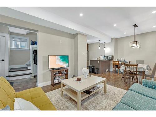 25 Major Street, Kitchener, ON - Indoor Photo Showing Living Room