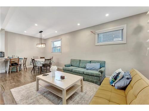 25 Major Street, Kitchener, ON - Indoor Photo Showing Living Room