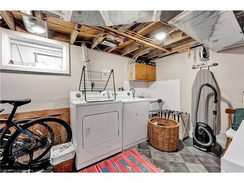 25 Major Street, Kitchener, ON - Indoor Photo Showing Laundry Room