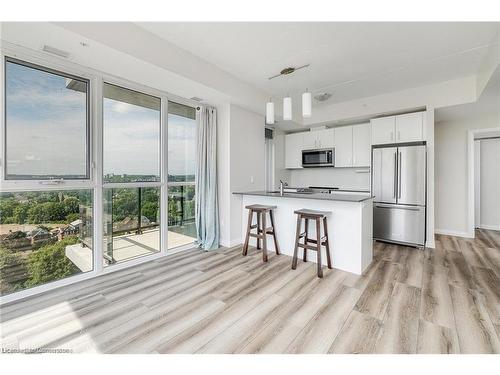 1405-108 Garment Street, Kitchener, ON - Indoor Photo Showing Kitchen