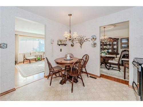 102 Indian Road, Kitchener, ON - Indoor Photo Showing Dining Room