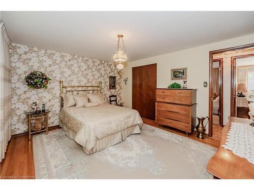 102 Indian Road, Kitchener, ON - Indoor Photo Showing Bedroom