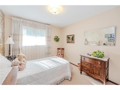 102 Indian Road, Kitchener, ON - Indoor Photo Showing Bedroom