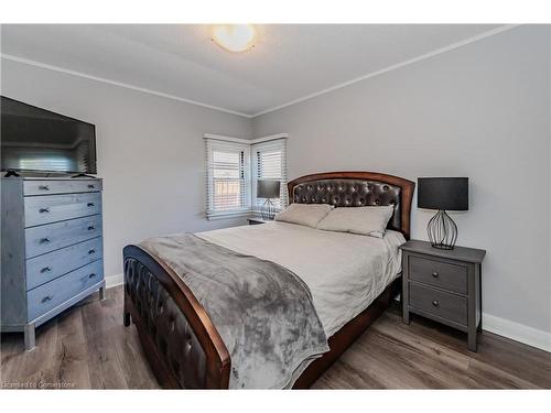 302 Hay Street, Woodstock, ON - Indoor Photo Showing Bedroom