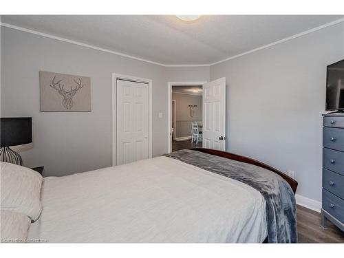 302 Hay Street, Woodstock, ON - Indoor Photo Showing Bedroom